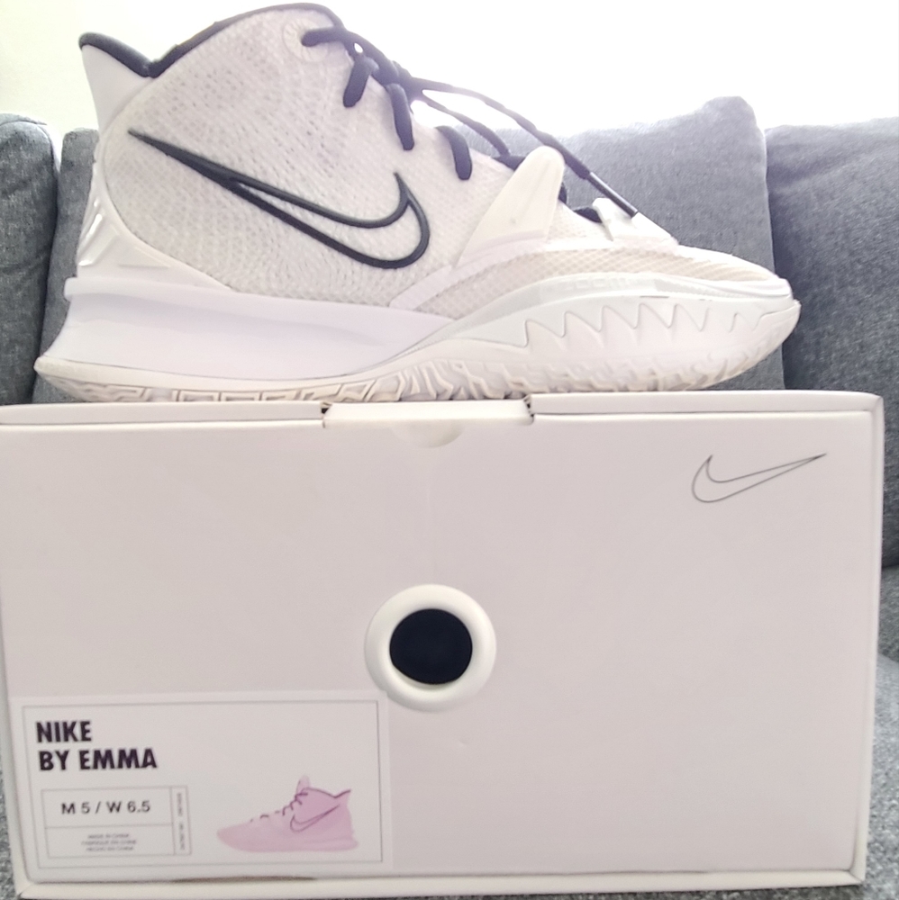 NIKE "Kyrie 7" Women's Shoes
